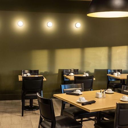 Hotel Doubletree By Hilton Calgary North Exteriér fotografie