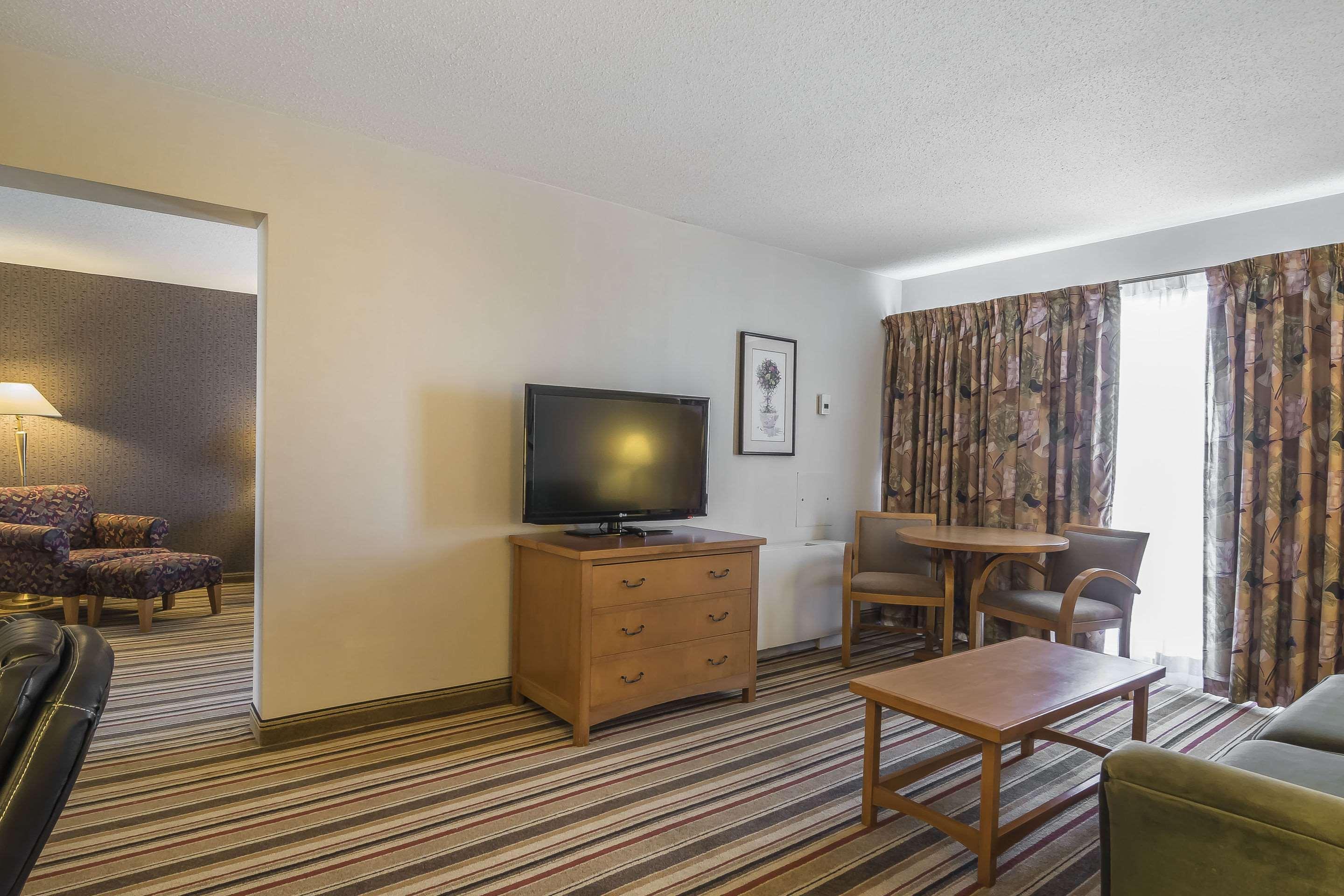 Hotel Doubletree By Hilton Calgary North Exteriér fotografie