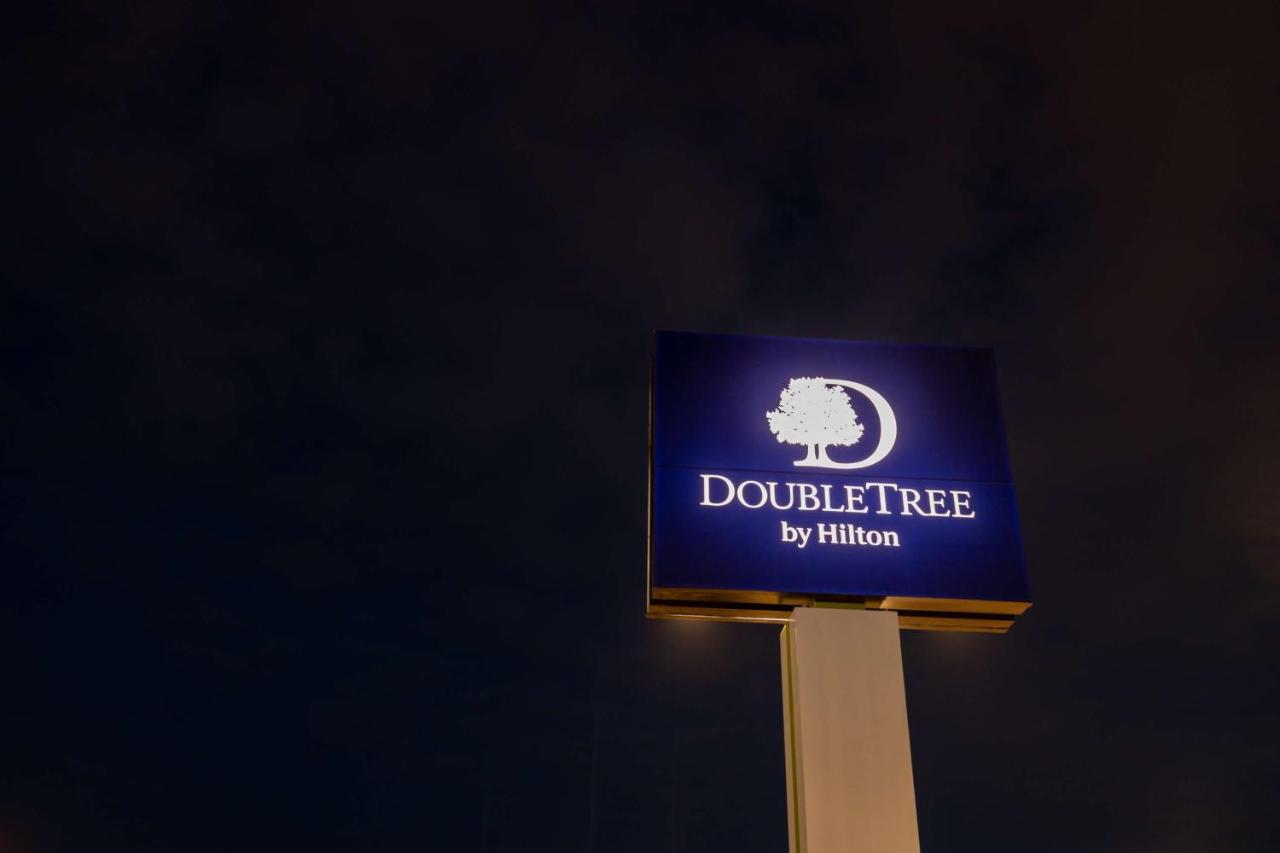 Hotel Doubletree By Hilton Calgary North Exteriér fotografie