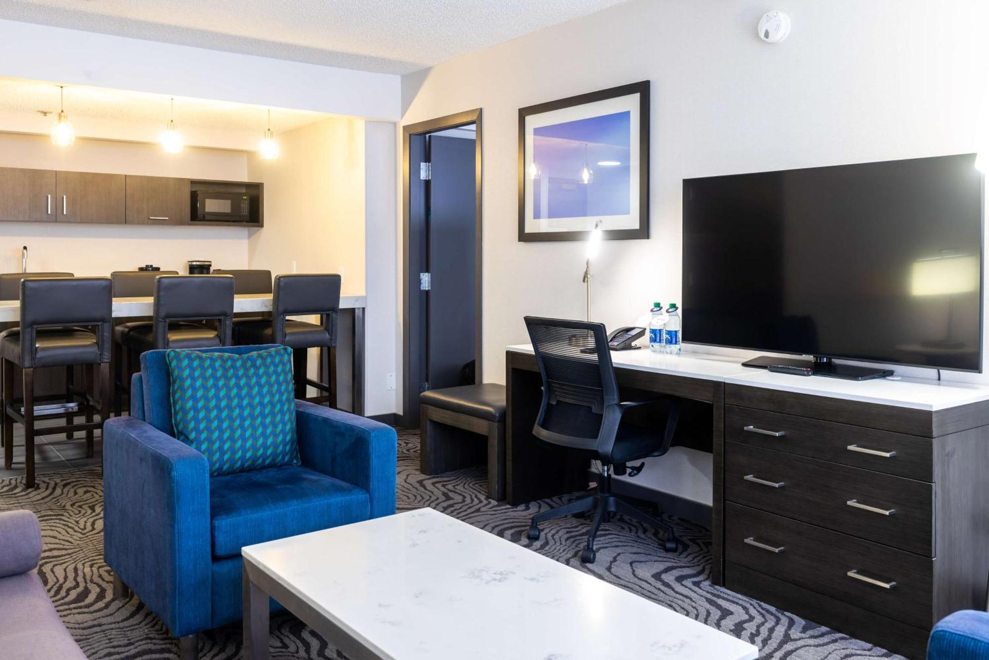 Hotel Doubletree By Hilton Calgary North Exteriér fotografie
