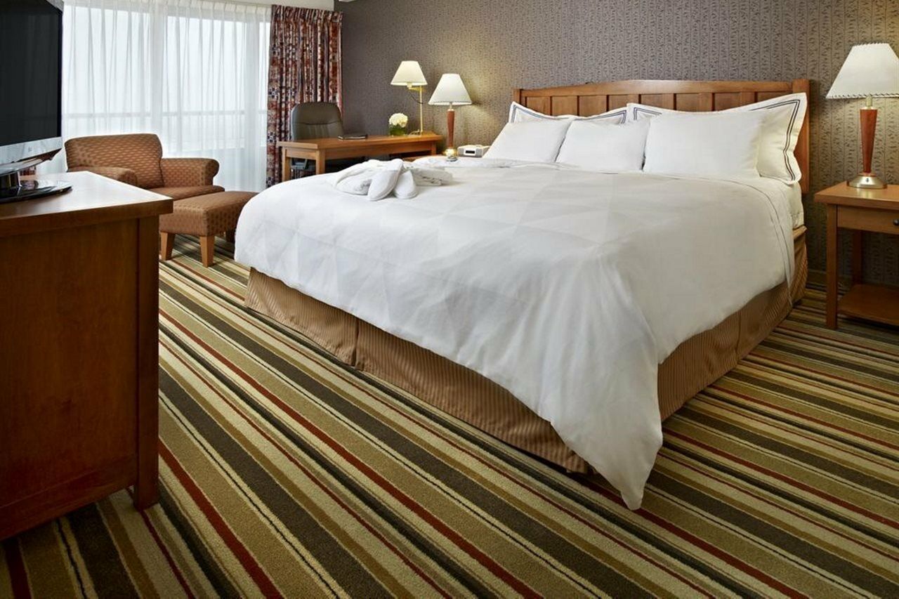 Hotel Doubletree By Hilton Calgary North Exteriér fotografie